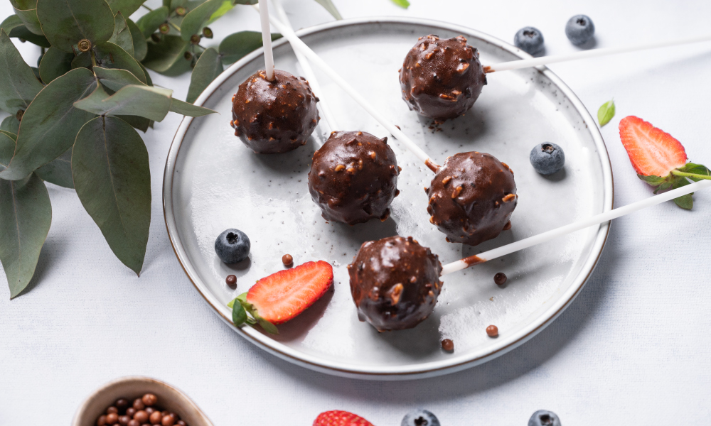 G_2023.09_articles_CakePop 5 receitas de cake pops ou chupa-chupas